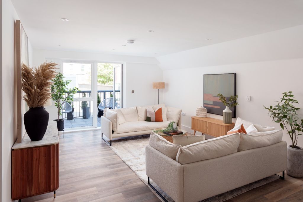 Property photo 2 of 24 4495424