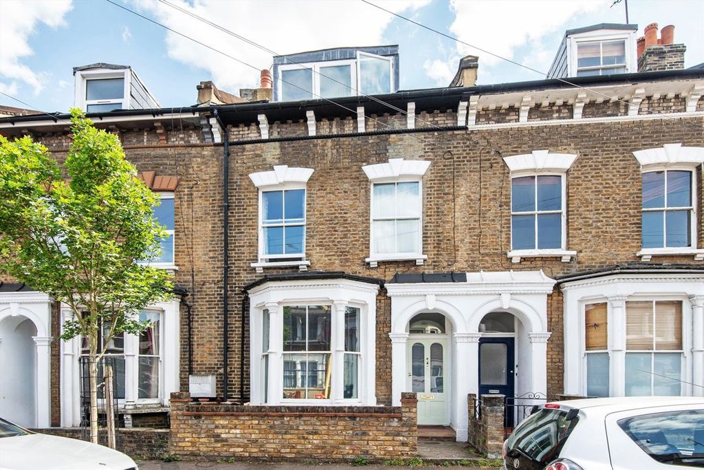Property photo 1 of 12