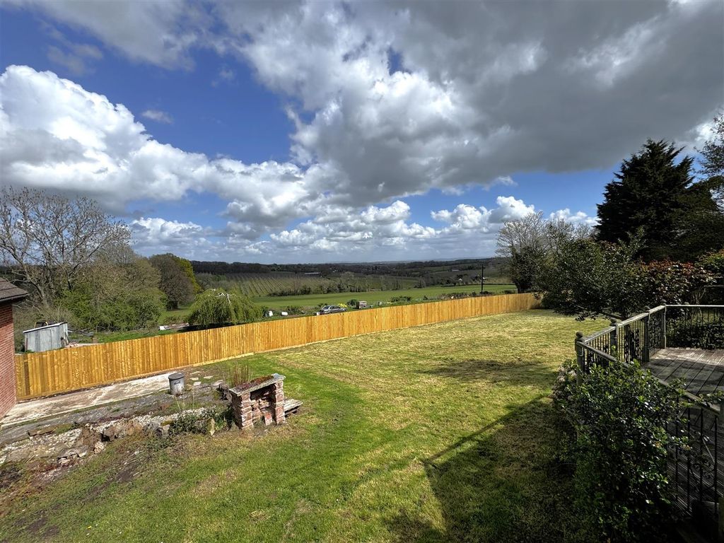 Property photo 2 of 30