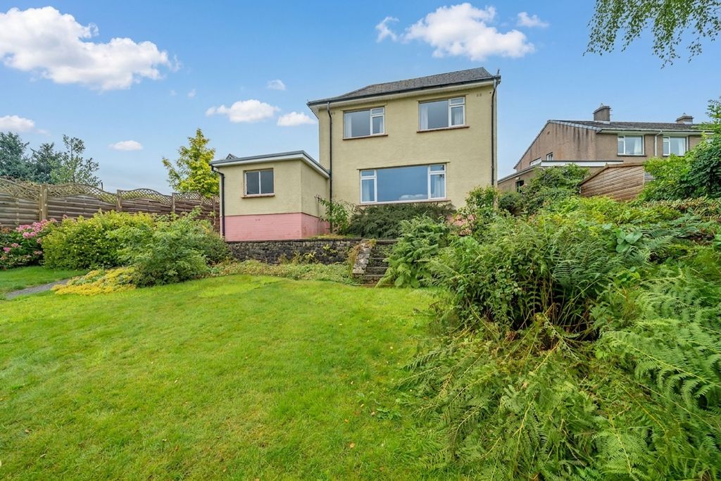 Property photo 1 of 25