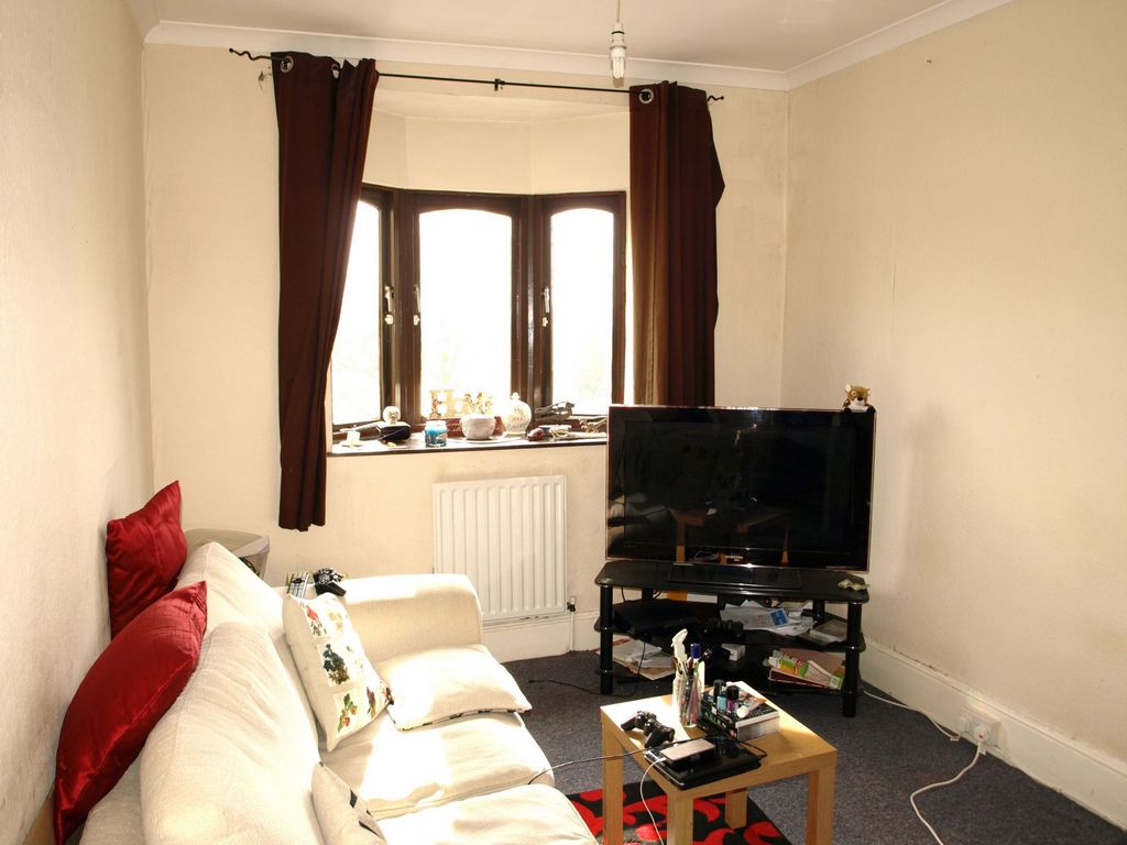 Property photo 2 of 5 Living Room