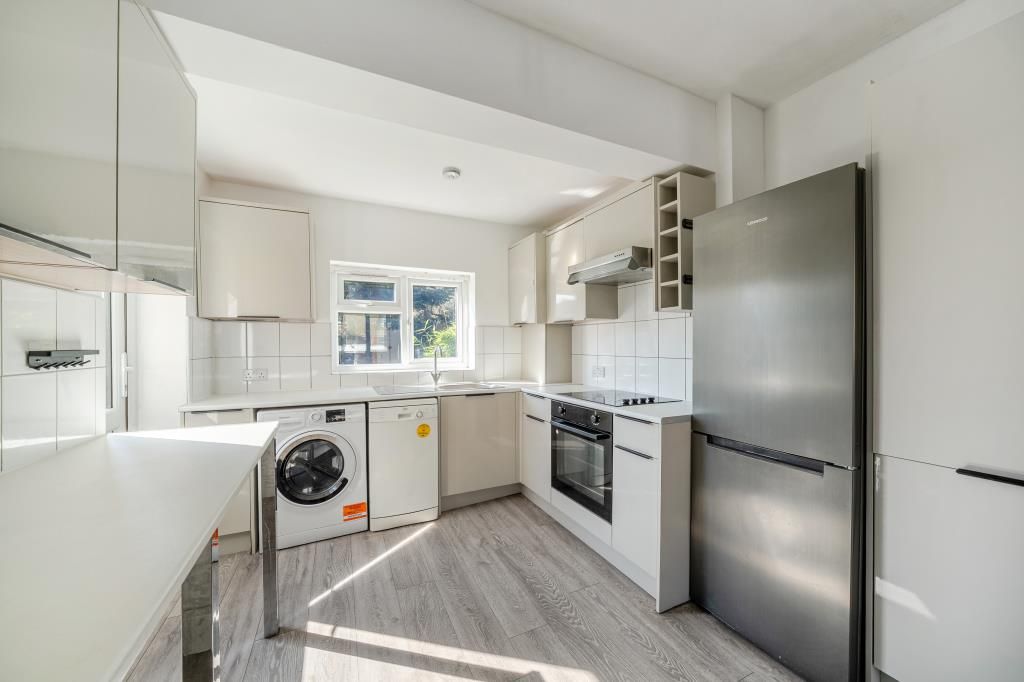 Property photo 3 of 23 Kitchen