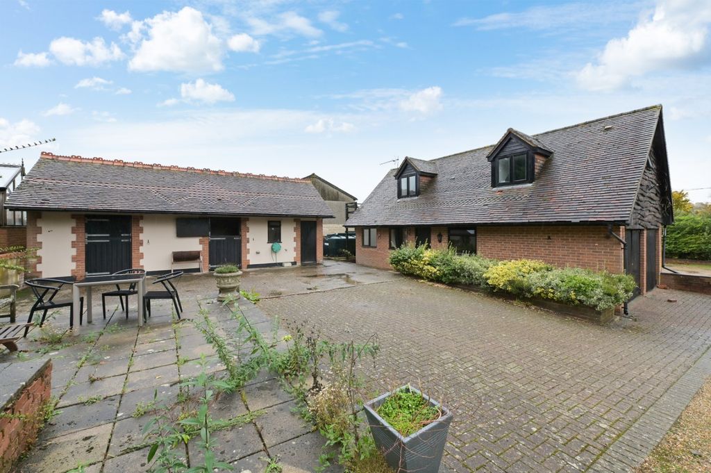 Property photo 2 of 20 Picture No. 37