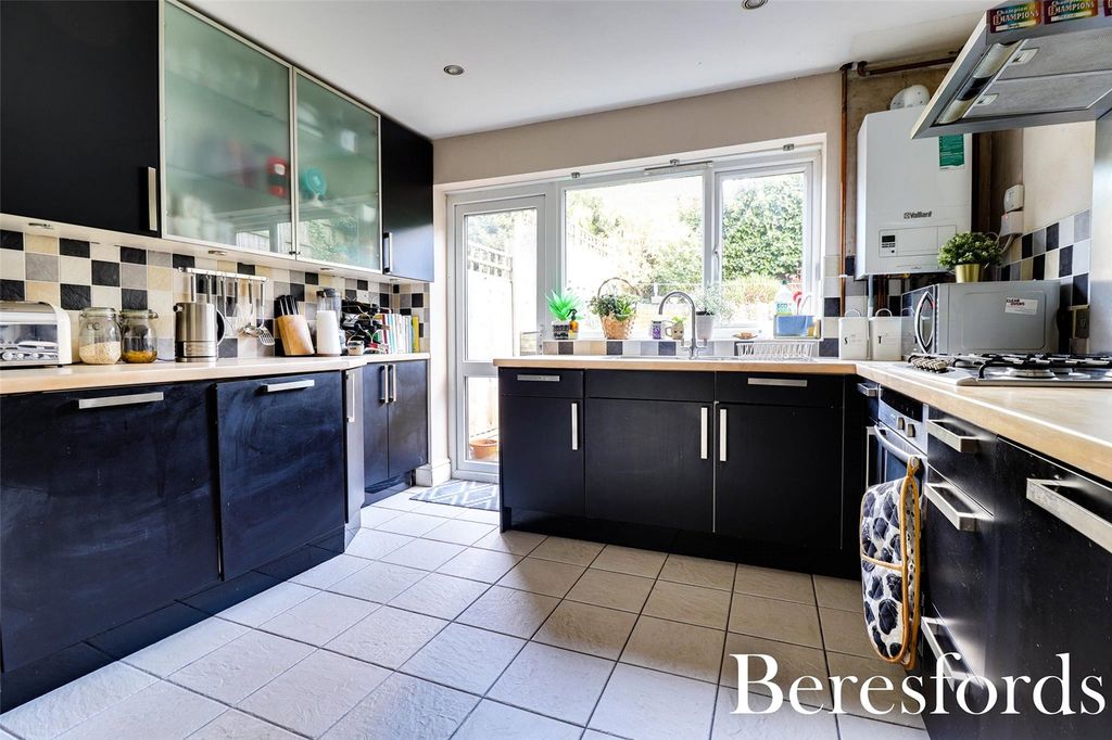 Property photo 2 of 11 Picture No. 31