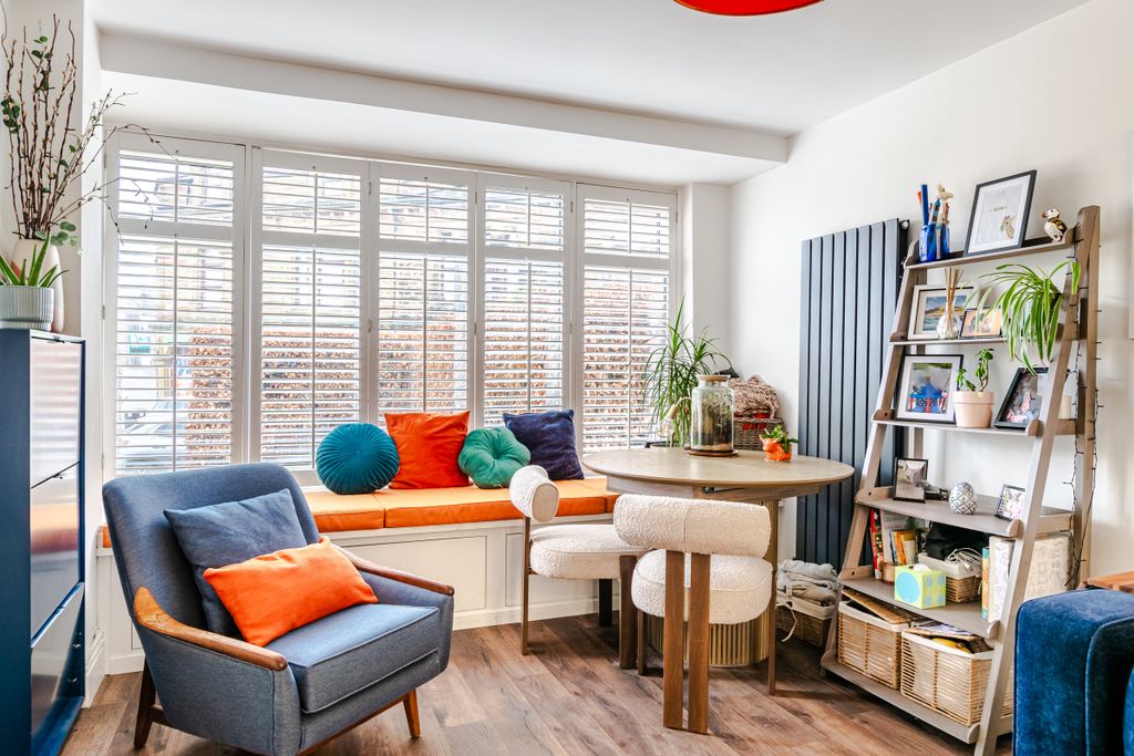 Property photo 2 of 29 Livingspace3