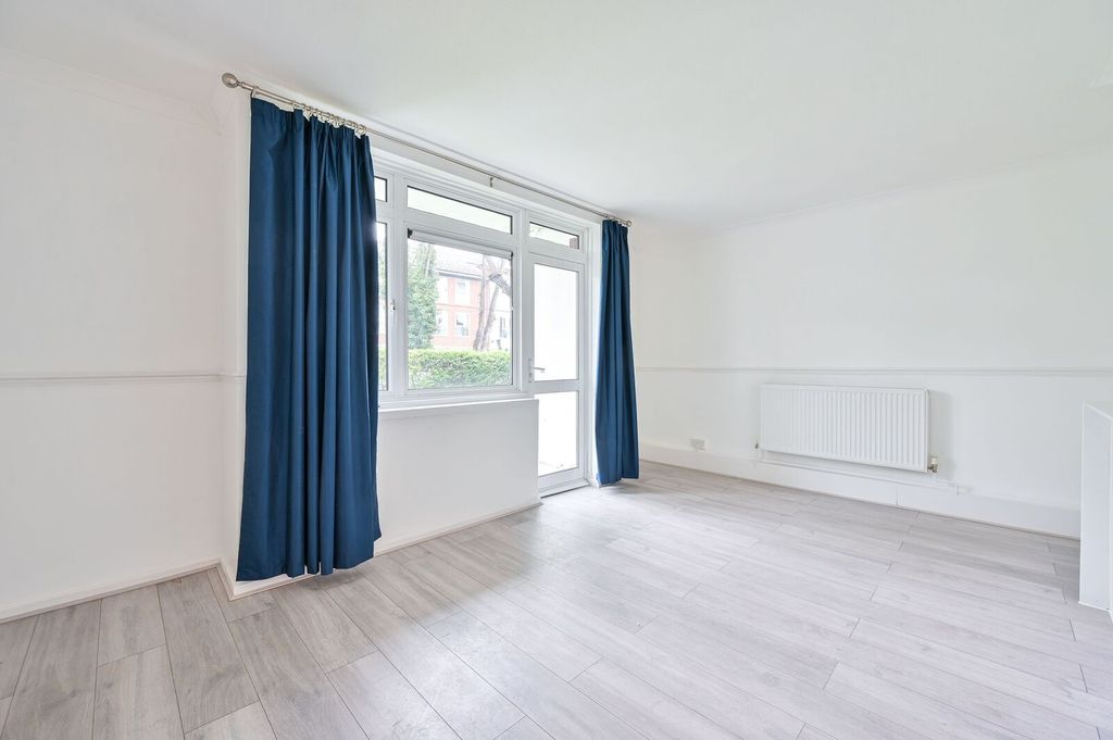 Property photo 1 of 5