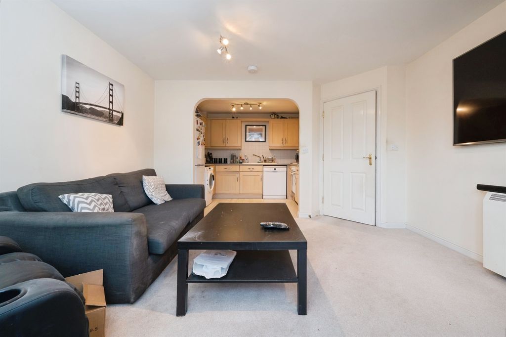 Property photo 3 of 9