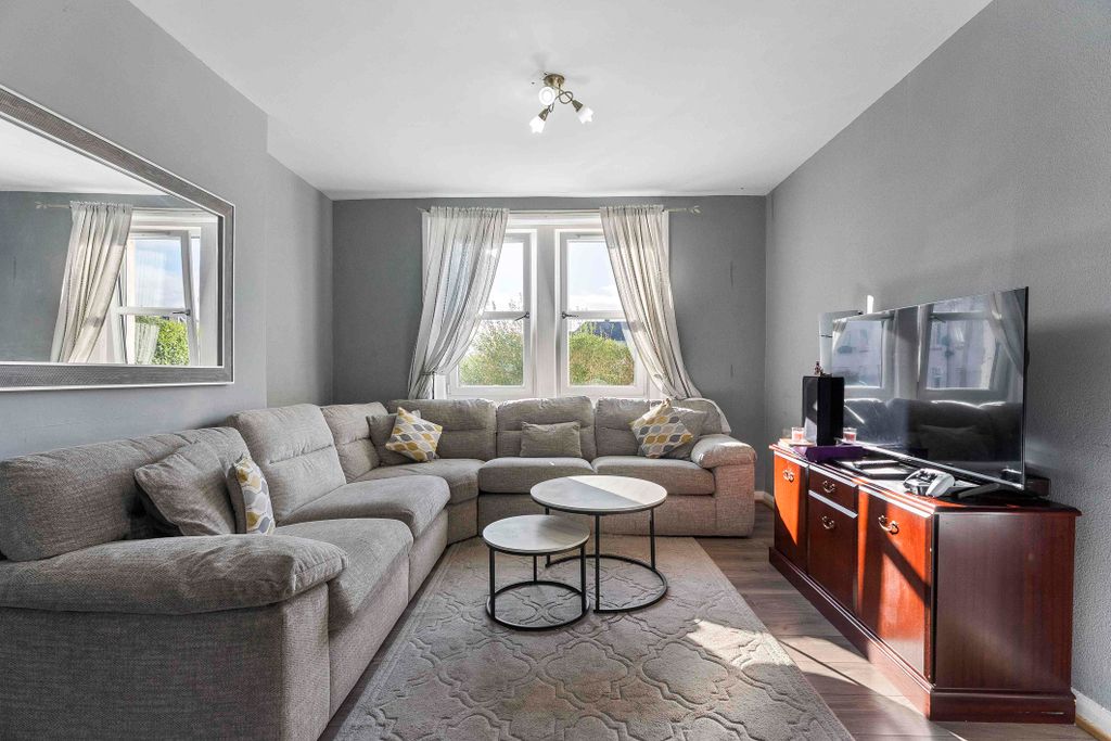 Property photo 3 of 25