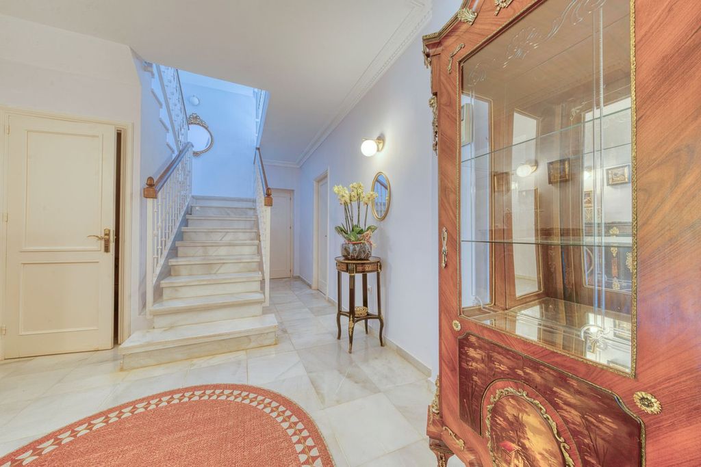 Property photo 3 of 28