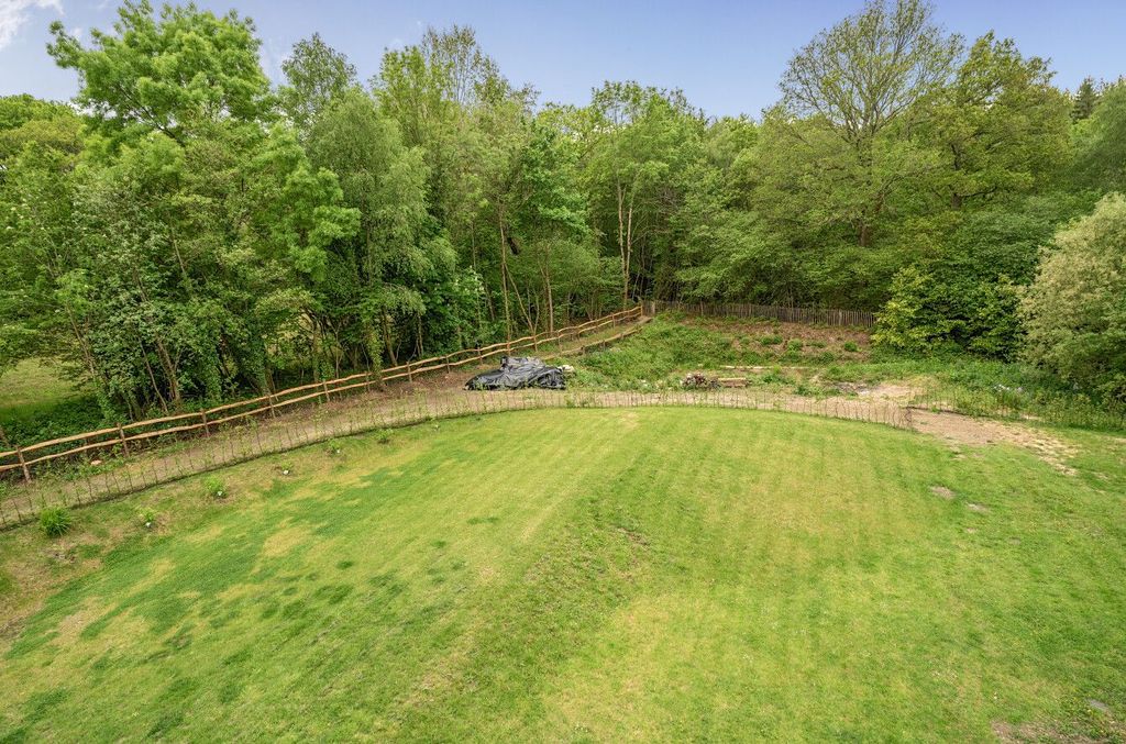 Property photo 2 of 39
