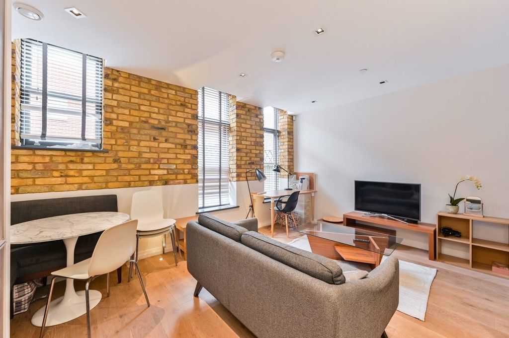 Property photo 2 of 9