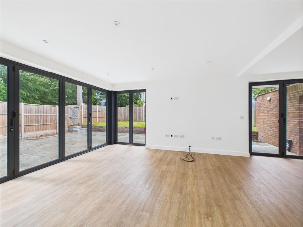 Property photo 2 of 24 Cam02885G0-Pr0405-Still003.Jpg