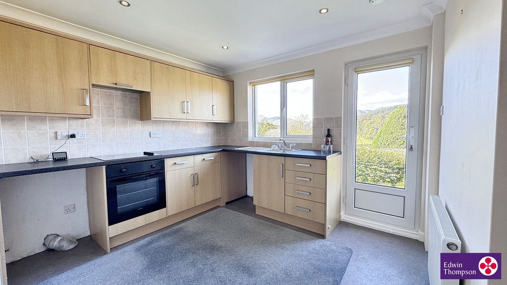 Property photo 3 of 23