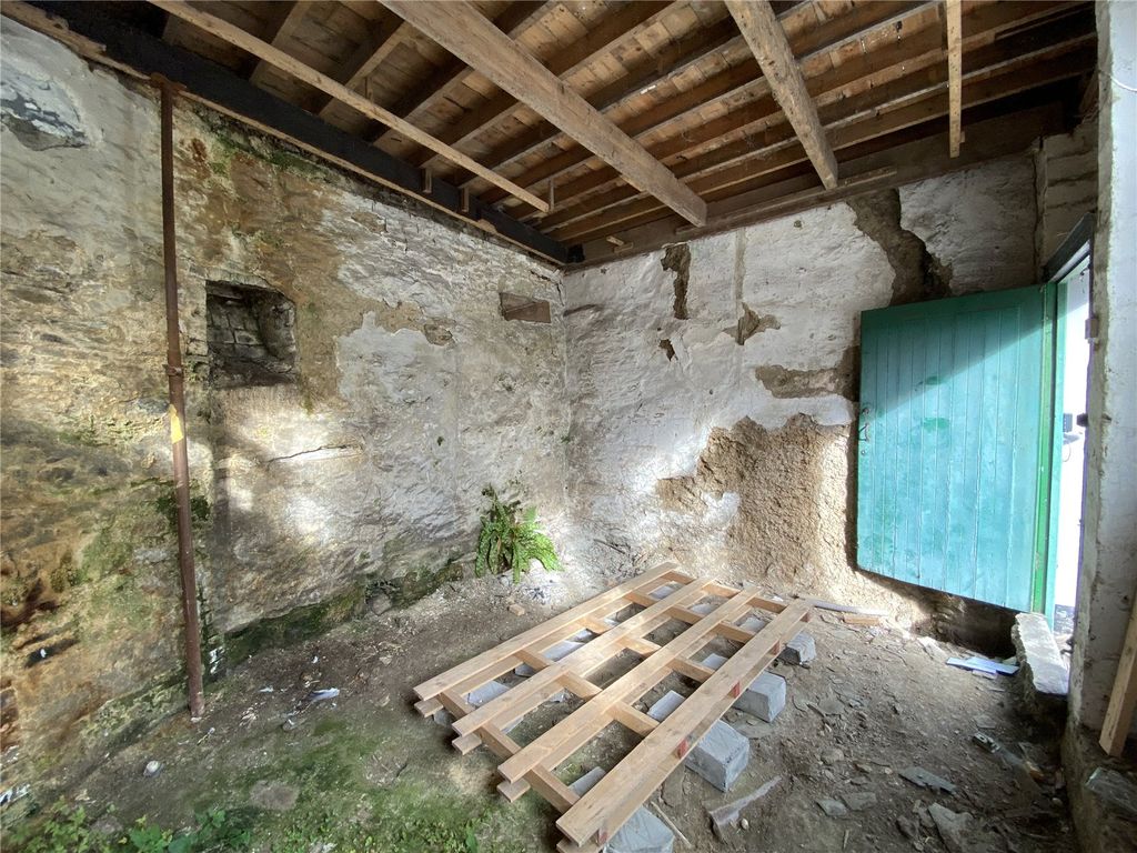 Property photo 3 of 9 Internal