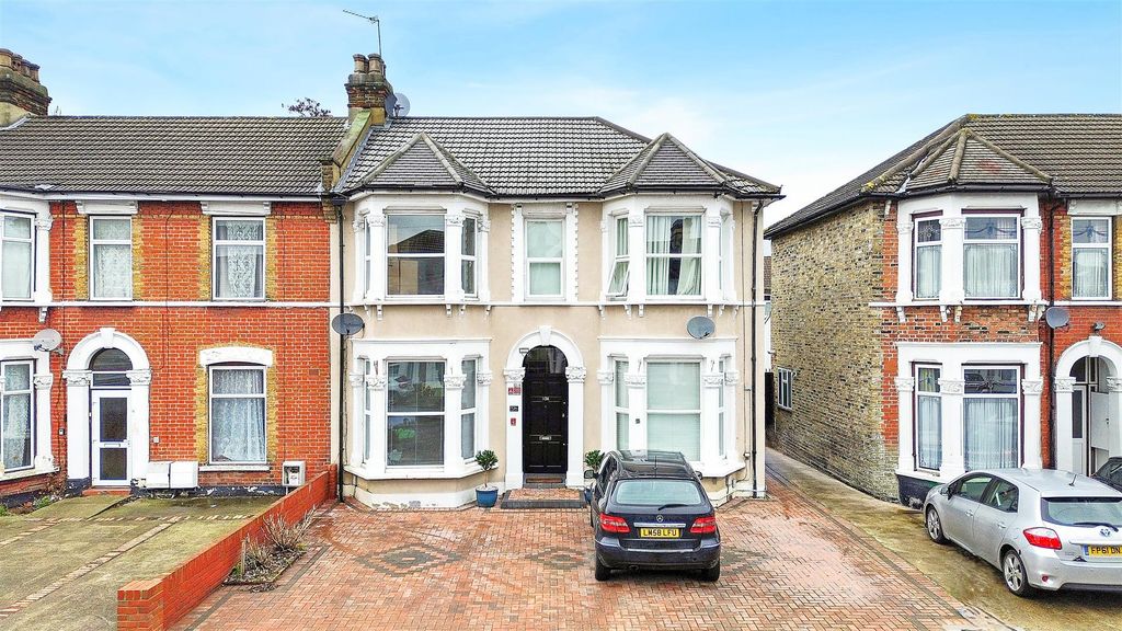 Property photo 1 of 23