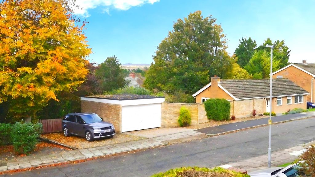 Property photo 2 of 18