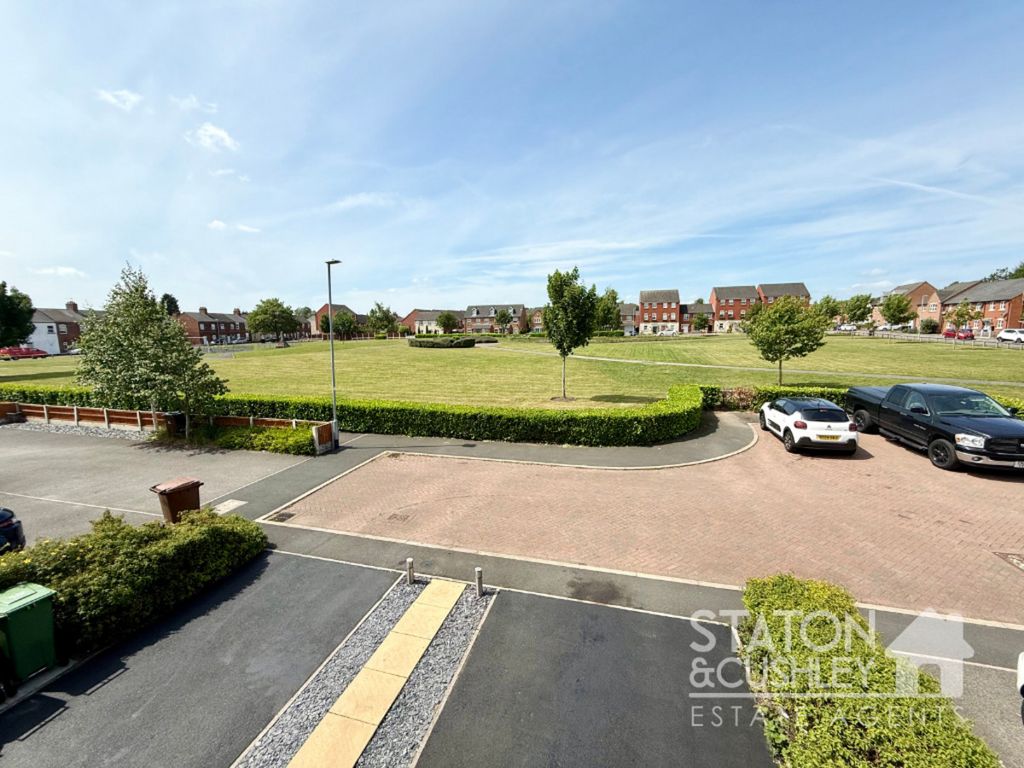Property photo 2 of 31