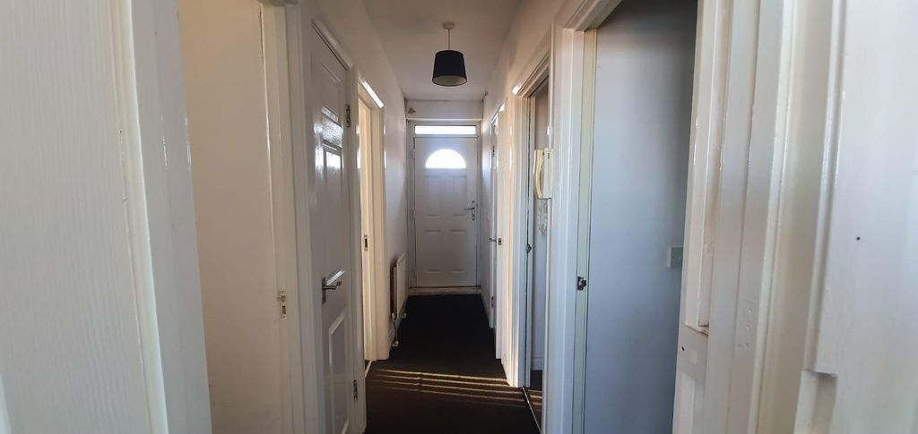 Property photo 2 of 8 Whatsapp Image 2025-03-25 At 16.56.55_Cbeddb9F.Jpg