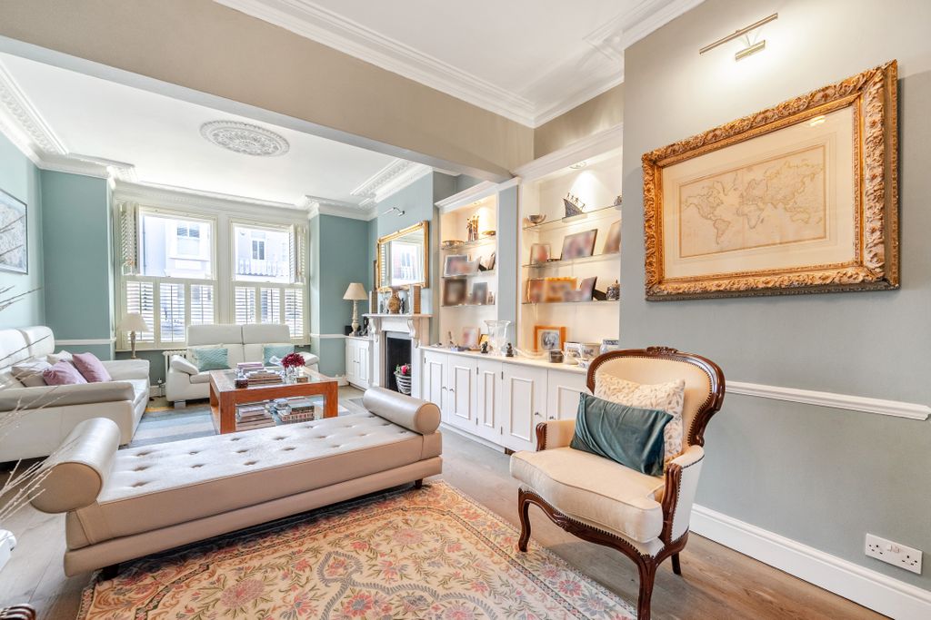 Property photo 1 of 18