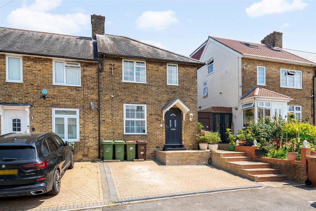 Property photo 1 of 12 Garendon Road