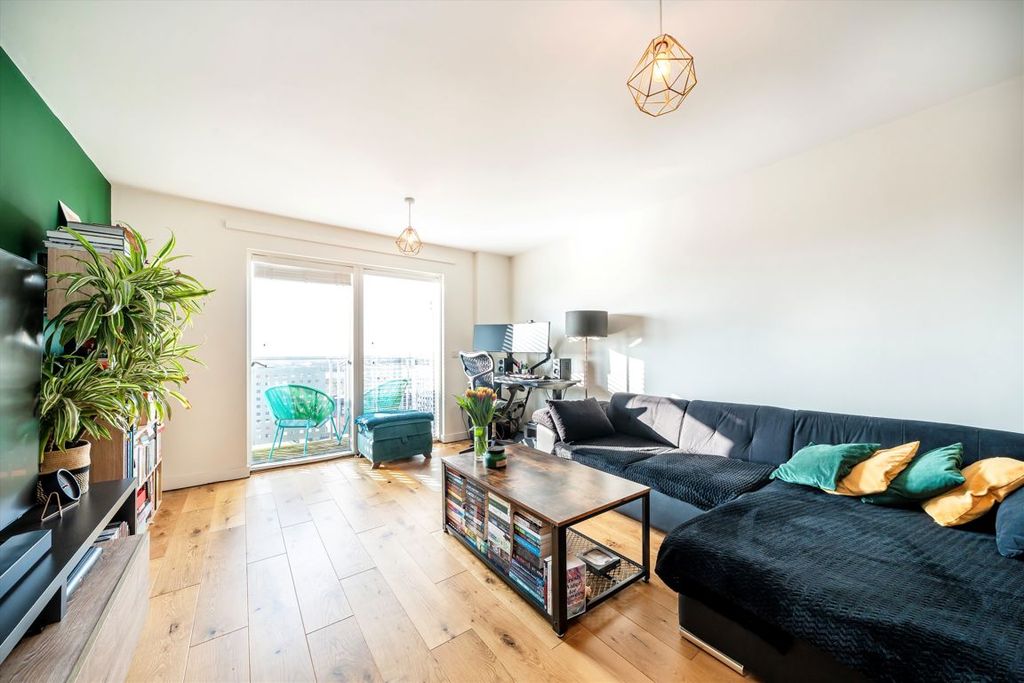 Property photo 3 of 6