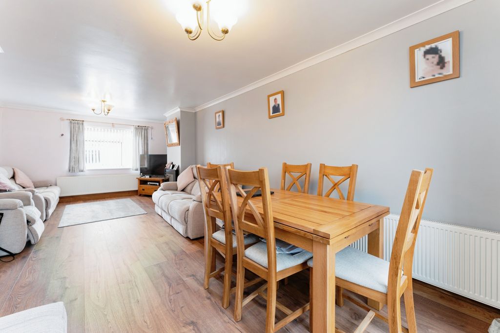 Property photo 3 of 17 Photography