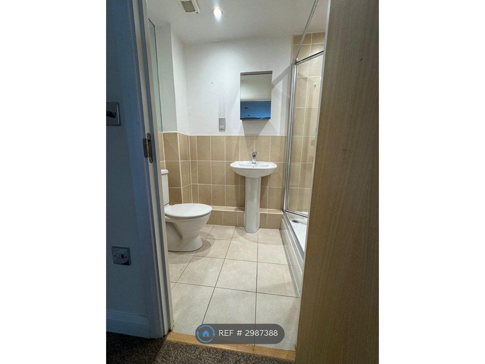 Property photo 3 of 7 Ensuite
