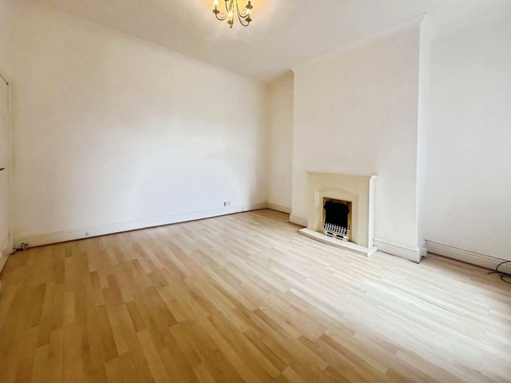 Property photo 2 of 12 5206581