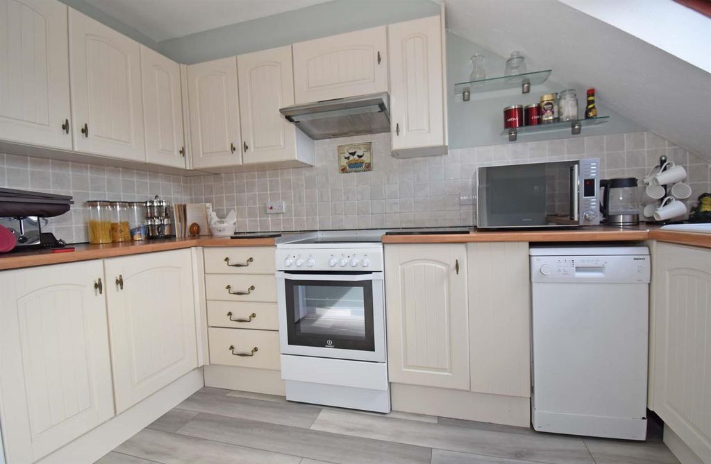 Property photo 2 of 7 Ho Kitchen.Jpg