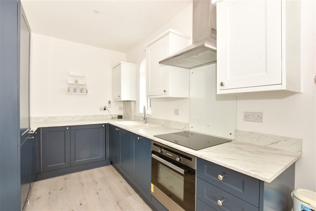 Property photo 3 of 8 Kitchen