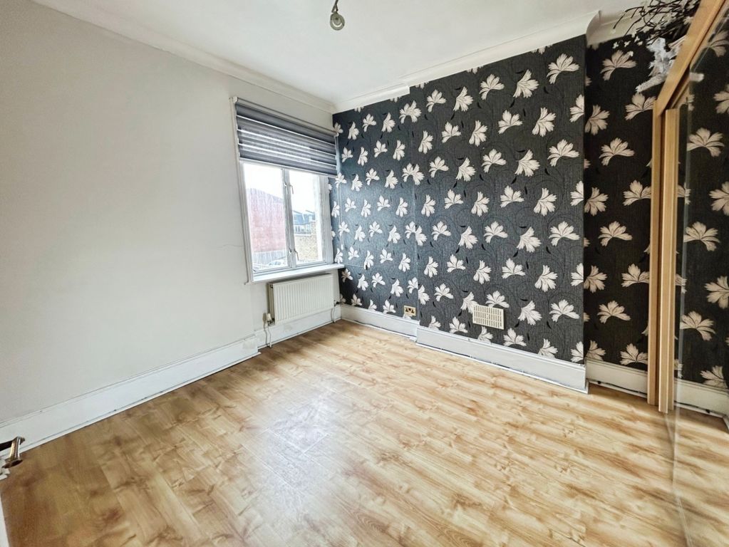 Property photo 3 of 8 Pbox-Img.Jpeg