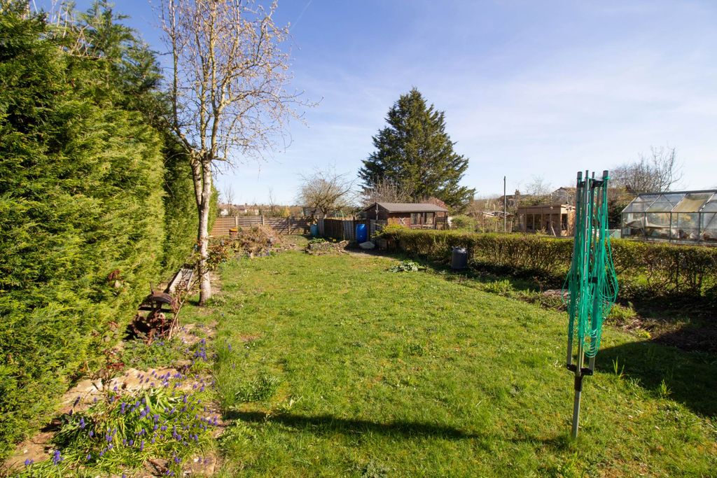 Property photo 2 of 11