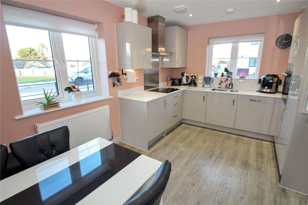 Property photo 3 of 15 Picture No. 13