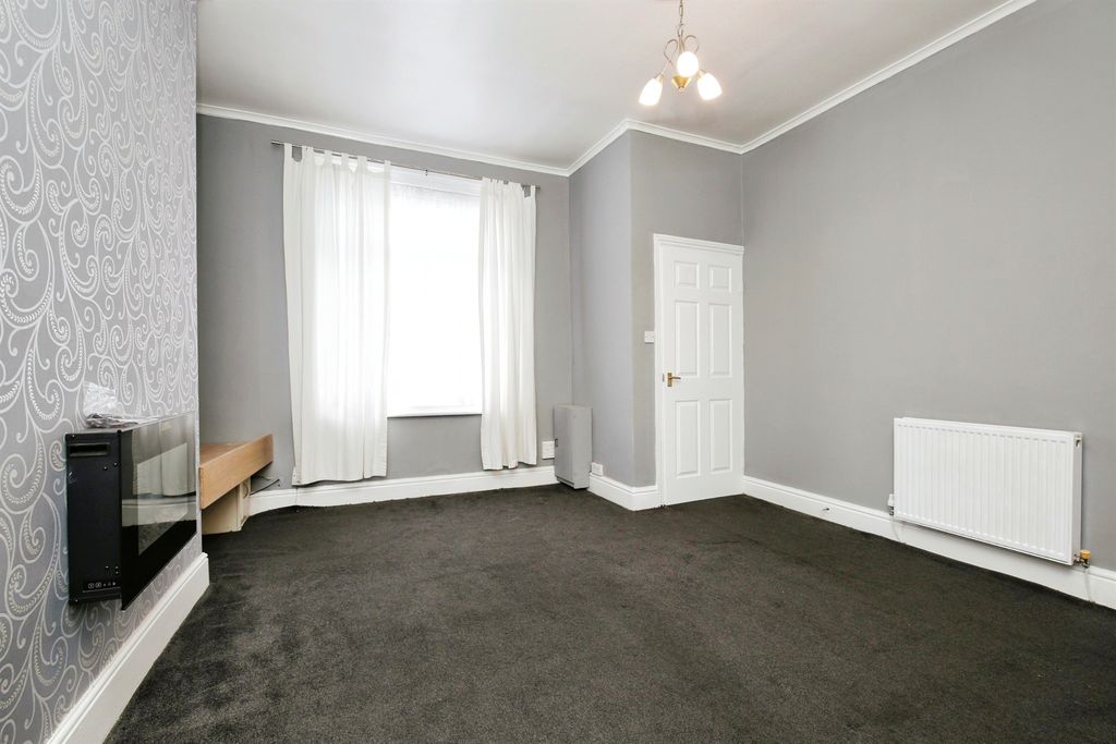 Property photo 3 of 17 Image