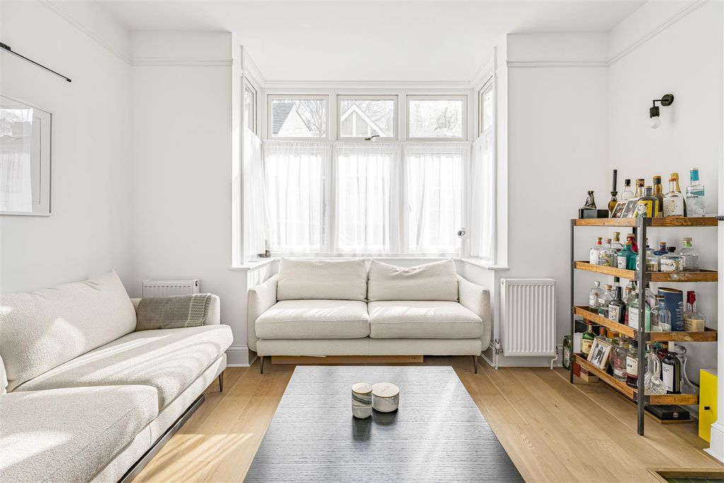 Property photo 3 of 18 30_50380.Jpg