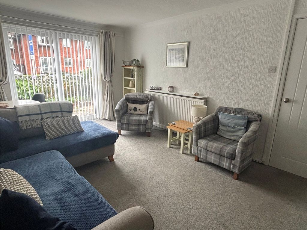 Property photo 2 of 15 Picture No. 11