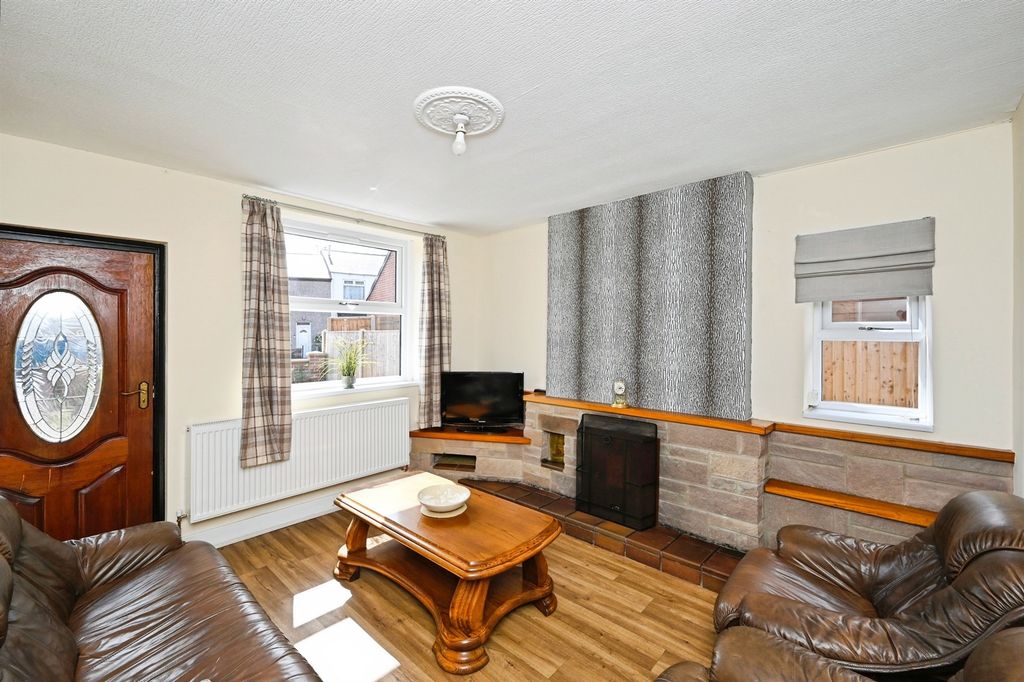 Property photo 2 of 16