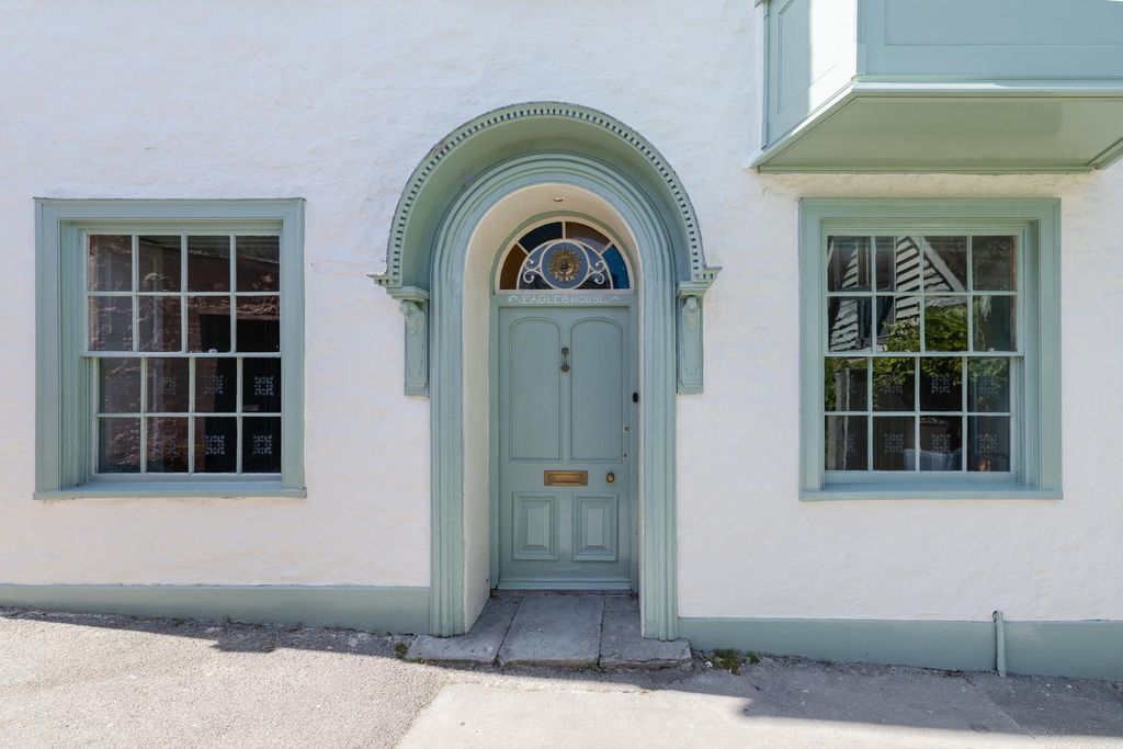 Property photo 1 of 48