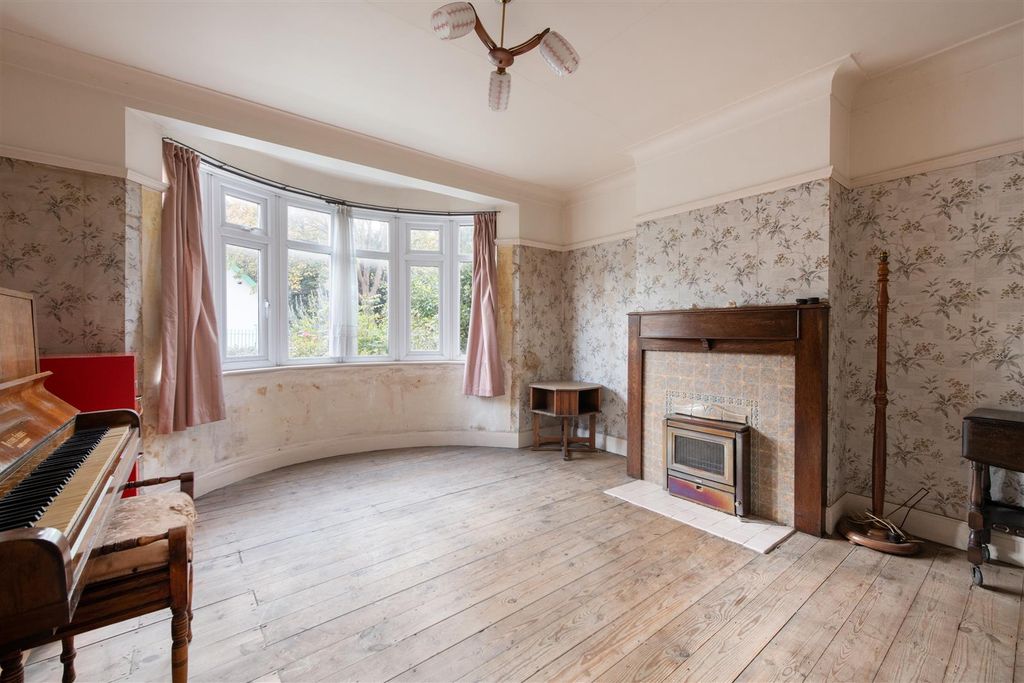 Property photo 3 of 14 Oakleigh 5.Jpg