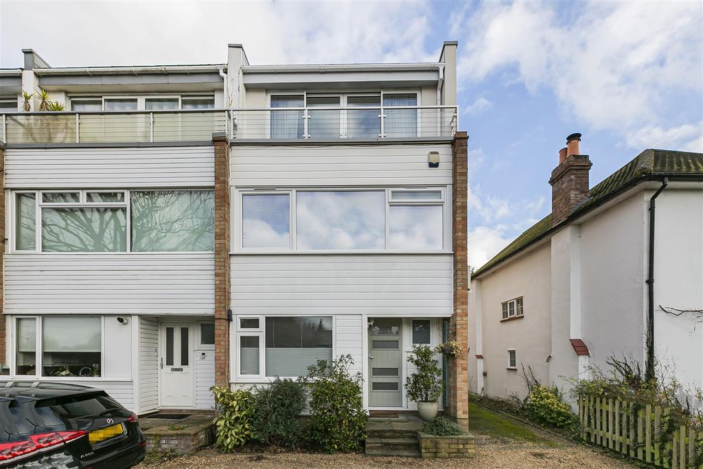 Property photo 1 of 34