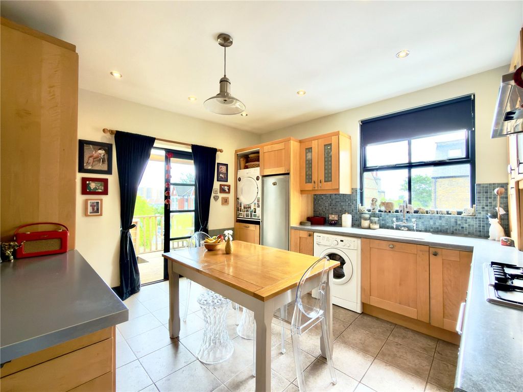 Property photo 3 of 14 Picture No. 31