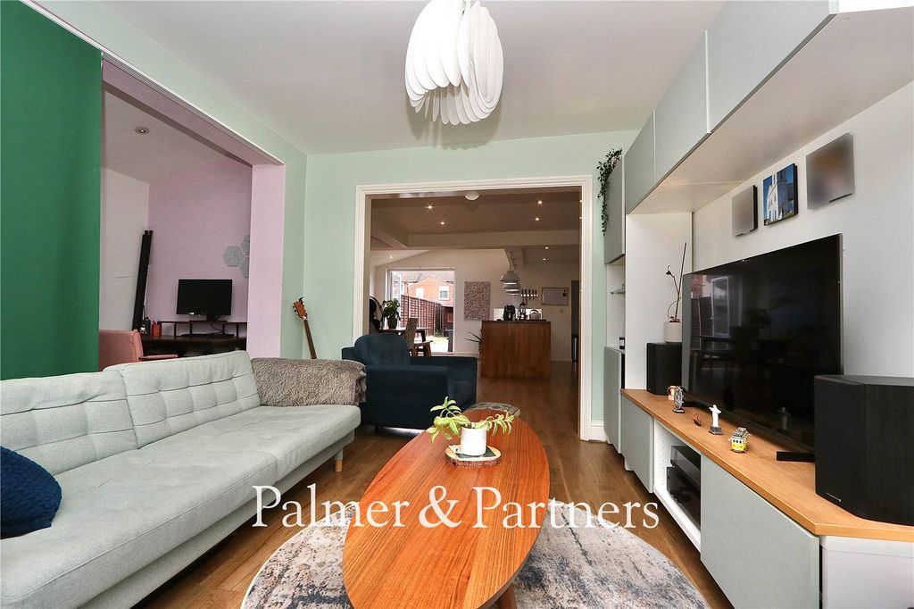 Property photo 3 of 29 Picture No. 05