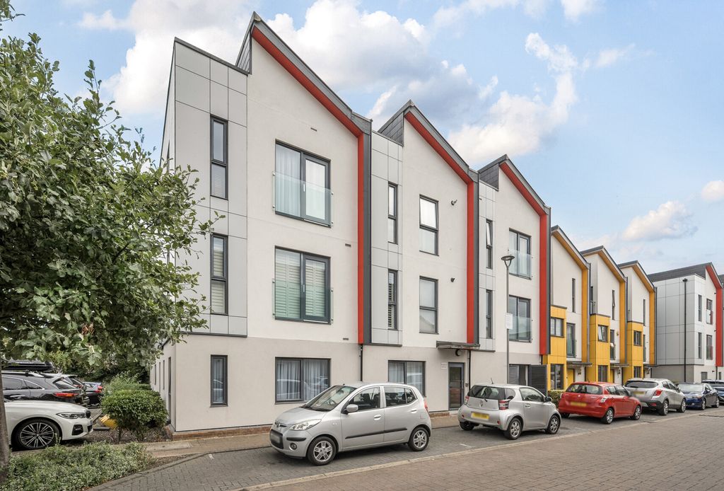 Property photo 1 of 9 1334645-1-6894c39...