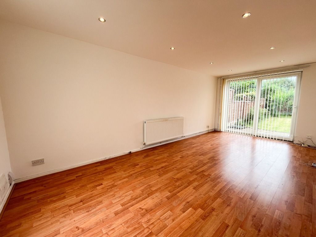 Property photo 2 of 13 3876341