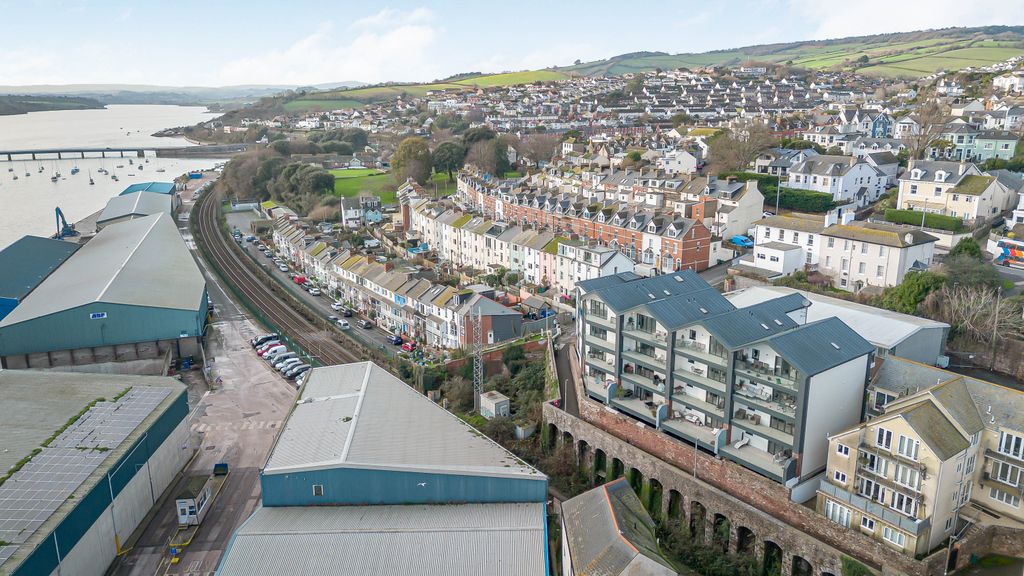 Property photo 3 of 19