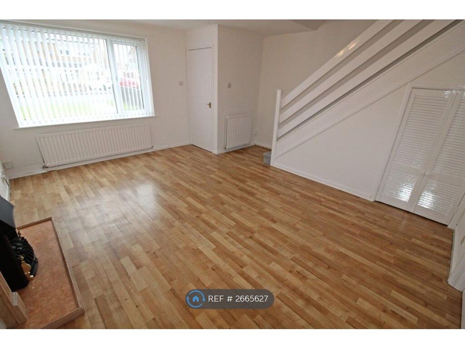 Property photo 2 of 12 Living Room