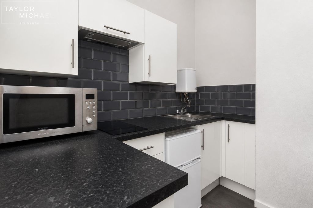 Property photo 2 of 5 Private Kitchen