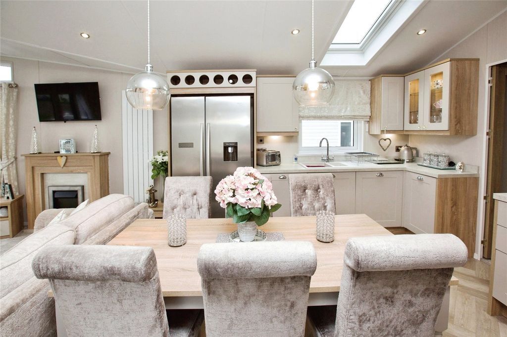 Property photo 2 of 15 Dining Area