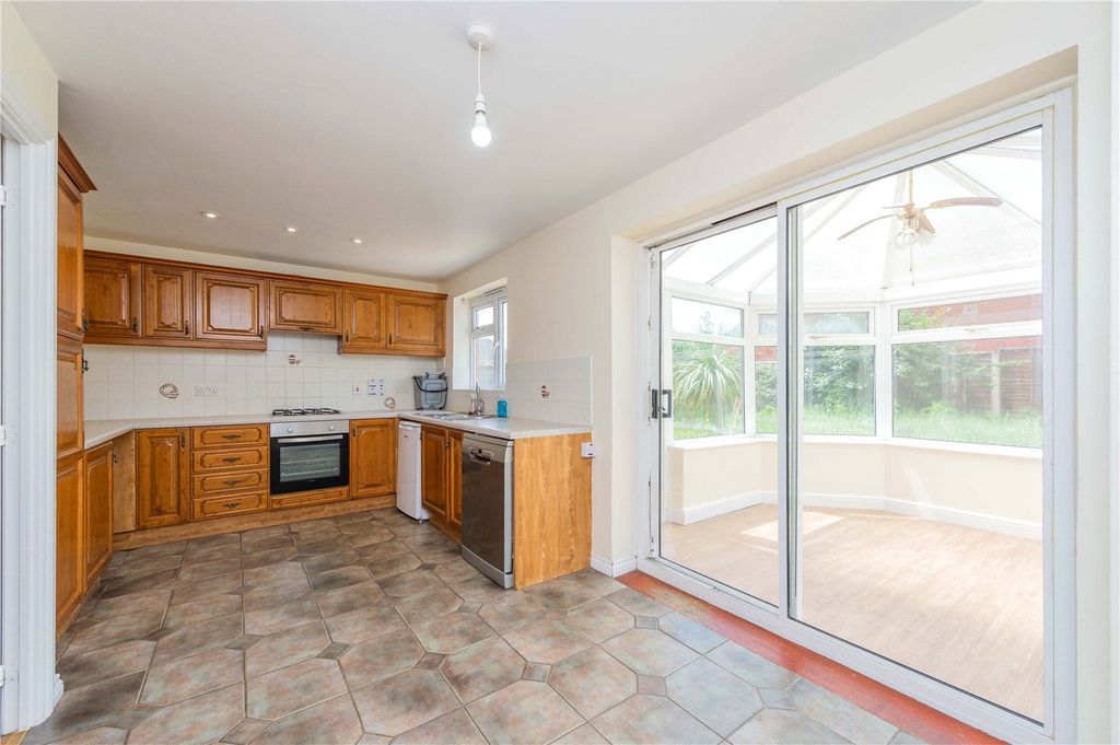 Property photo 2 of 44 Picture No. 51