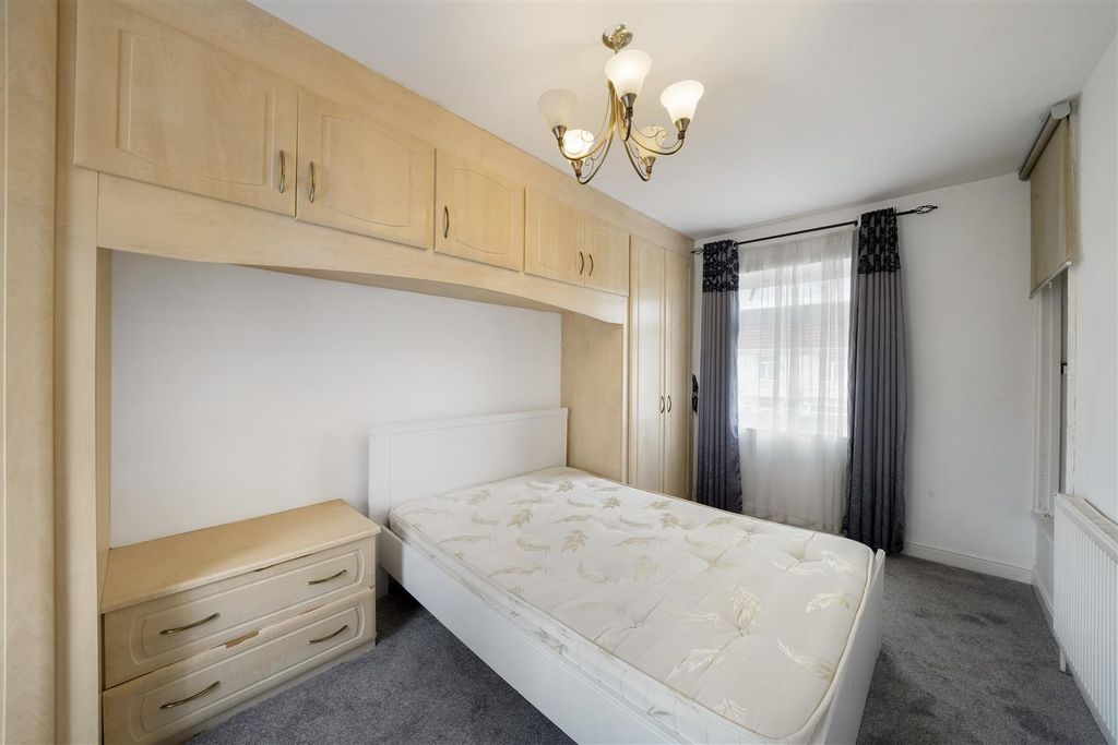 Property photo 3 of 15 44 Norwood Avenue - Fdpsspapriecx6Bv9Mvx.Jpg